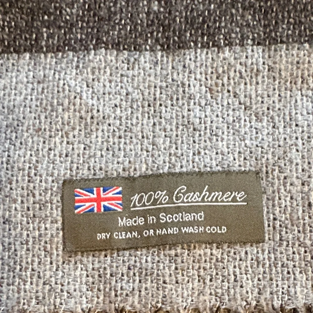 Cashmere scarf